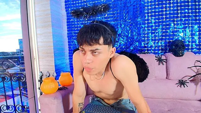 Snapshot of Dani_rivass chatting on October 15, 11:32 am Dani rivass online show from October 15, 11:32 am