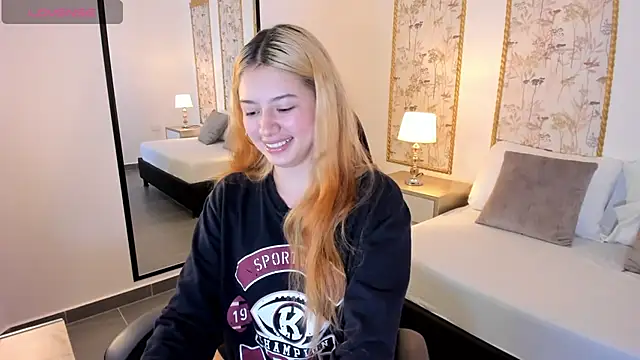 daniand  online show from November 5, 2:55 am