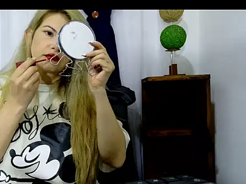 katioska25 online show from September 19, 6:52 pm