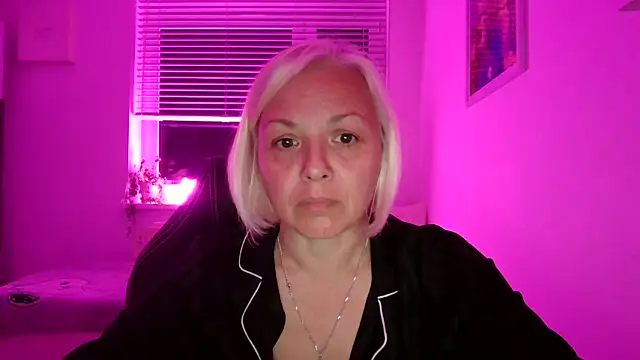 Linsy Kim online show from September 27, 7:08 pm