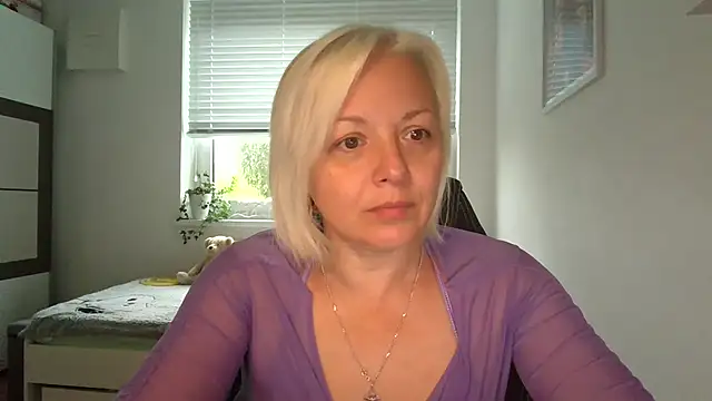 Linsy Kim online show from October 2, 5:47 am