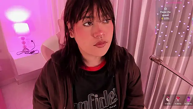 mia yeager online show from January 16, 3:32 am