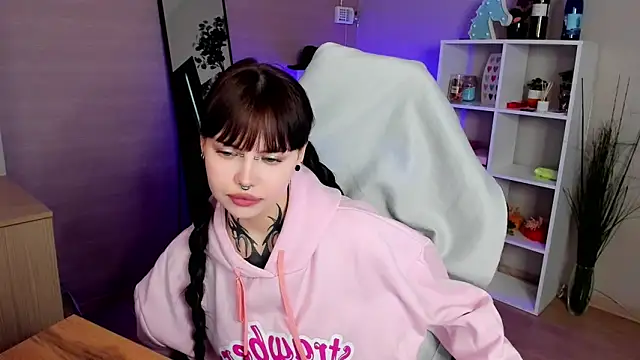 Morana Batt online show from October 11, 2:00 am