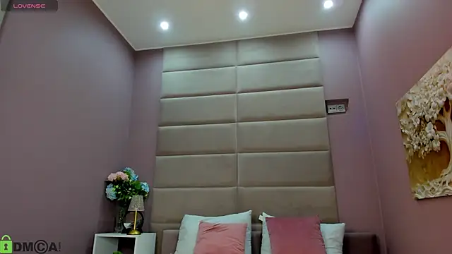 Adeline Perle online show from October 4, 1:03 am