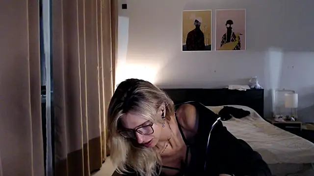 VivianCoke online show from October 6, 6:16 pm