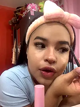 Snapshot of SweetSophie26 chatting on November 22, 11:26 pm SweetSophie26 online show from November 22, 11:26 pm