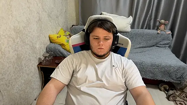 desiredude9 online show from September 23, 6:33 pm