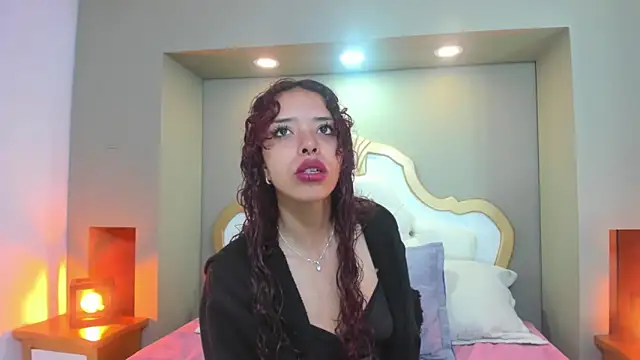 Snapshot of AteneaGreyy chatting on October 25, 11:51 am AteneaGreyy online show from October 25, 11:51 am