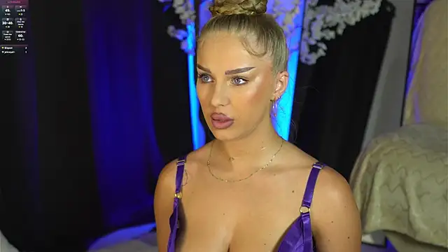 AubrieleRouj1 online show from June 19, 5:28 pm