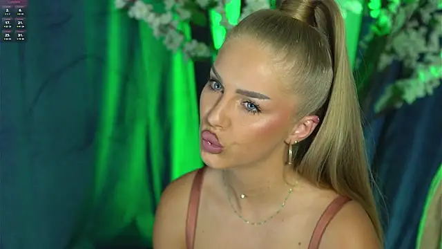 AubrieleRouj1 online show from July 5, 5:53 pm