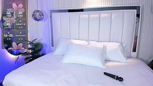 MariathLittle online show from November 14, 5:33 pm