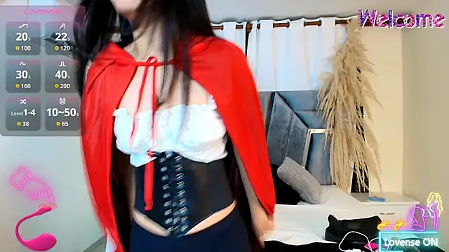 Snapshot of MiniLove_01 chatting on October 31, 12:06 pm MiniLove 01 online show from October 31, 12:06 pm