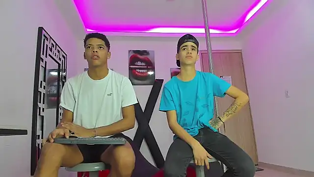 PRETTY FEM online show from October 13, 1:22 pm