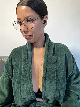 luvely online show from June 2, 1:02 pm