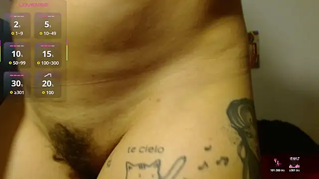 Snapshot of Divinejewel444 chatting on November 8, 10:04 am Divinejewel444 online show from November 8, 10:04 am