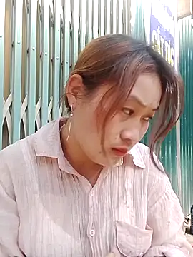 lusy-bae online show from February 6, 8:07 am