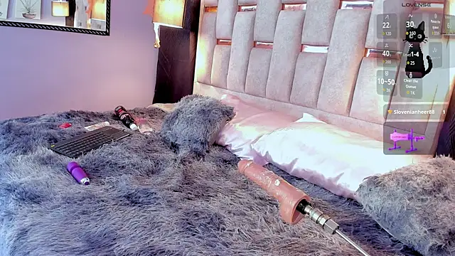 Snapshot of melody-rouss chatting on October 31, 3:57 pm melody-rouss online show from October 31, 3:57 pm