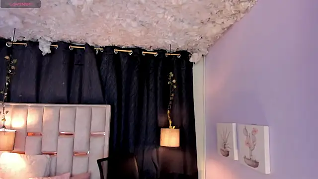 Snapshot of melody-rouss chatting on November 27, 3:08 am melody-rouss online show from November 27, 3:08 am