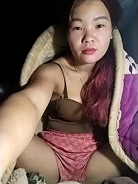 lylylove online show from December 17, 8:48 pm