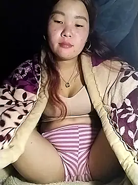 lylylove online show from February 9, 1:26 pm