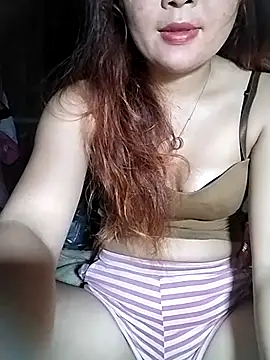 lylylove online show from June 1, 11:28 pm