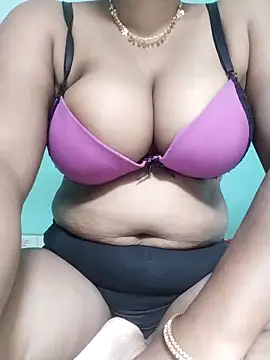 Snapshot of Maya-22 chatting on October 1, 3:56 am Maya-22 online show from October 1, 3:56 am