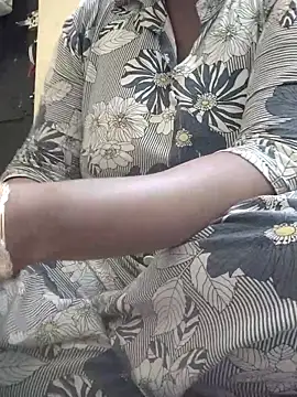 Snapshot of ARPITAGOYAL143 chatting on December 15, 9:35 am ARPITAGOYAL143 online show from December 15, 9:35 am