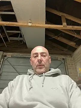 Snapshot of Richmcgee chatting on March 2, 10:38 pm Richmcgee online show from March 2, 10:38 pm