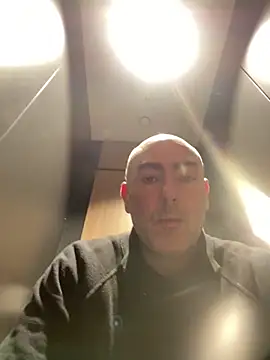 Snapshot of Richmcgee chatting on March 6, 8:22 am Richmcgee online show from March 6, 8:22 am