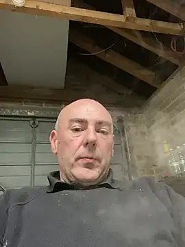 Snapshot of Richmcgee chatting on March 8, 8:23 pm Richmcgee online show from March 8, 8:23 pm