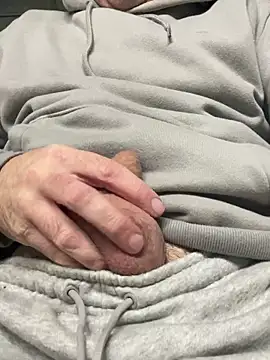 Snapshot of Richmcgee chatting on March 12, 8:15 pm Richmcgee online show from March 12, 8:15 pm