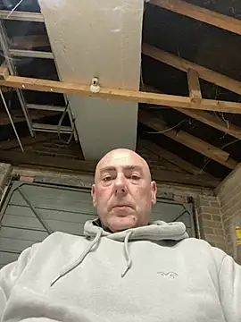 Snapshot of Richmcgee chatting on March 16, 8:13 pm Richmcgee online show from March 16, 8:13 pm