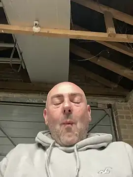 Snapshot of Richmcgee chatting on March 18, 8:23 pm Richmcgee online show from March 18, 8:23 pm