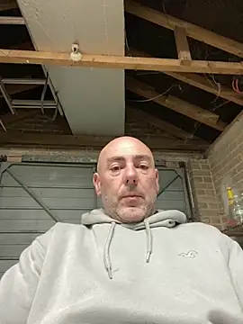 Snapshot of Richmcgee chatting on March 22, 8:23 pm Richmcgee online show from March 22, 8:23 pm