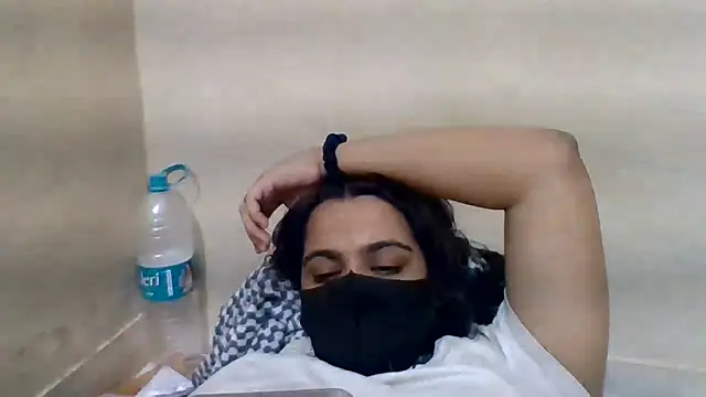 Snapshot of Vaani_Singha chatting on May 28, 5:32 pm Vaani Singha online show from May 28, 5:32 pm