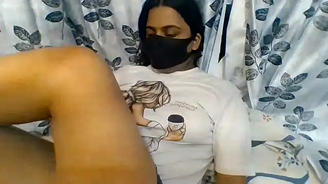 Snapshot of Vaani_Singha chatting on July 17, 3:29 pm Vaani Singha online show from July 17, 3:29 pm