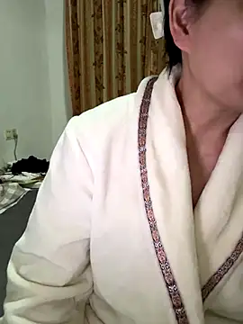 xiiuuff18 online show from November 24, 11:32 am