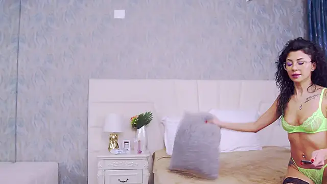 Snapshot of GraceRous chatting on November 27, 6:15 am GraceRous online show from November 27, 6:15 am