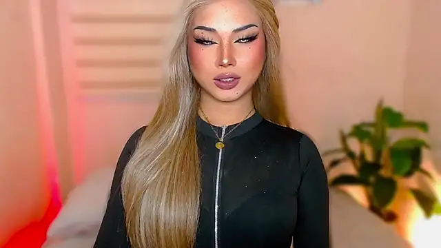 Snapshot of MissRumi_Hunter chatting on October 17, 10:56 pm MissRumi Hunter online show from October 17, 10:56 pm