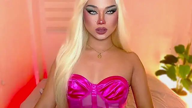 Snapshot of MissRumi_Hunter chatting on November 1, 6:26 am MissRumi Hunter online show from November 1, 6:26 am