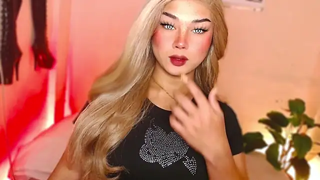 Snapshot of MissRumi_Hunter chatting on December 15, 7:40 pm MissRumi Hunter online show from December 15, 7:40 pm