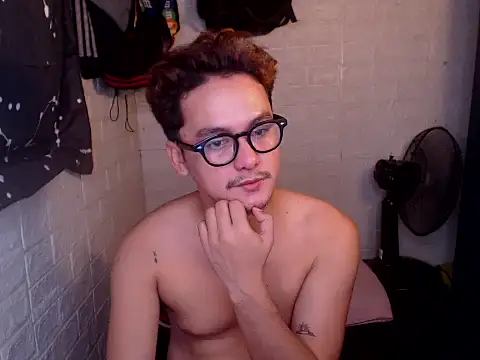 Snapshot of Tempting_jon chatting on June 14, 2:30 pm Tempting jon online show from June 14, 2:30 pm
