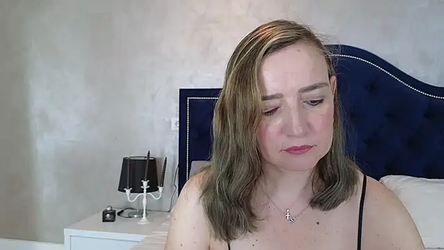 Snapshot of Blue_Angel_Sweet chatting on October 13, 3:39 am Blue Angel Sweet online show from October 13, 3:39 am