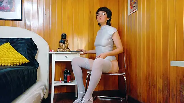 Zafiro Gem  online show from October 20, 9:15 pm