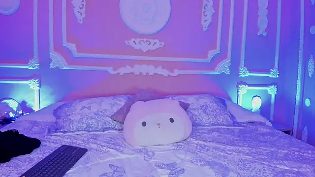 aitana johns online show from November 13, 12:15 pm