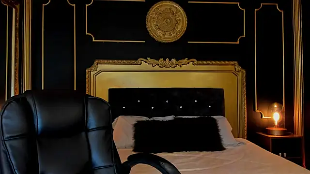 aitana johns online show from December 15, 12:20 pm