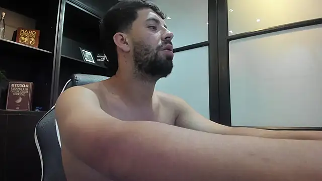 JhoanMontes online show from October 23, 7:45 pm