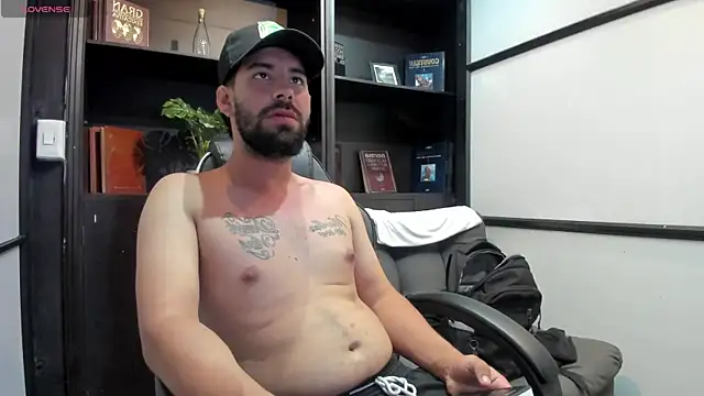 JhoanMontes online show from November 1, 7:27 pm