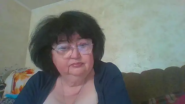 Snapshot of MilaSky5303 chatting on March 12, 2:01 pm MilaSky5303 online show from March 12, 2:01 pm