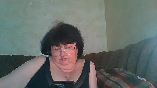Snapshot of MilaSky5303 chatting on March 20, 3:17 pm MilaSky5303 online show from March 20, 3:17 pm